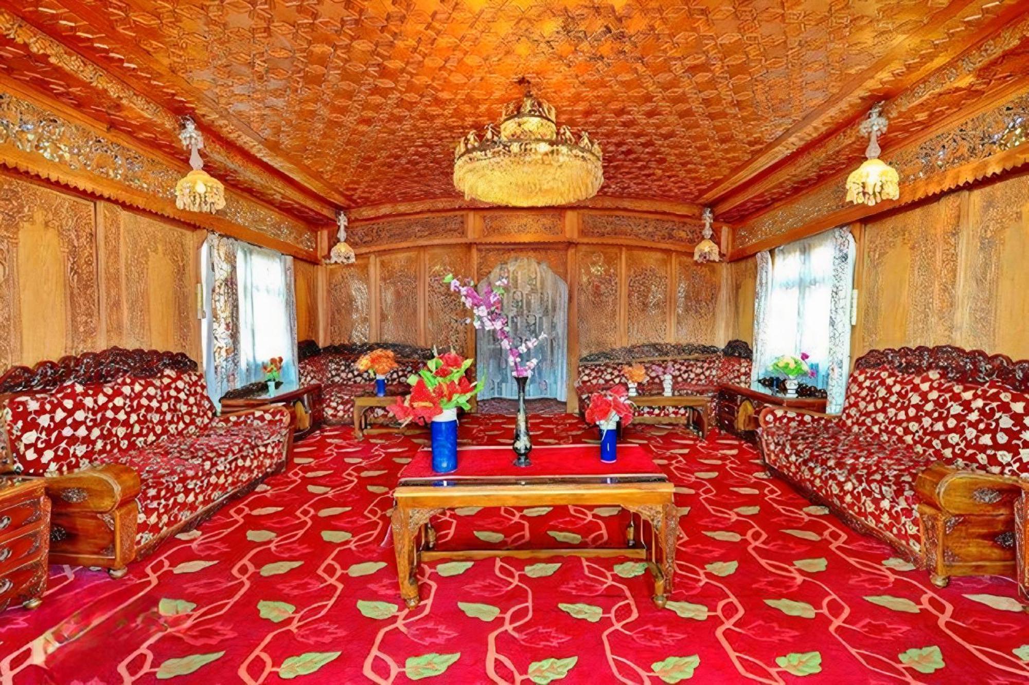 Отель Heritage Amina Group Of Houseboats Сринагар Экстерьер фото